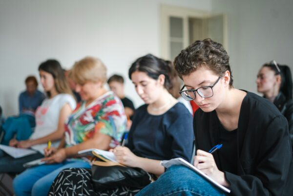 Start of Slovenian language courses at survival level for foreigners.